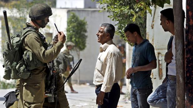 MIDEAST PALESTINIANS ISRAEL KIDNAPPING Nach der Entführung von drei israelischen Jugendlichen im Westjordanland ist die Lage zwischen Palästina und Israle angspannt.
