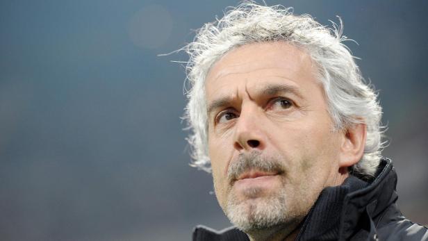 Nahaufnahme des Trainers Joachim Löw mit grauem Haar und Bart.