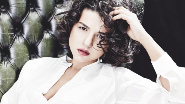 Khatia Buniatishvili liebt auch die Barockmusik, denn „diese Musik reinigt die Seele, macht glücklich und erfüllt mein Innerstes“