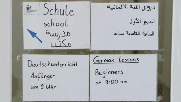 Hinweisschilder in einer Erstaufnahmestelle