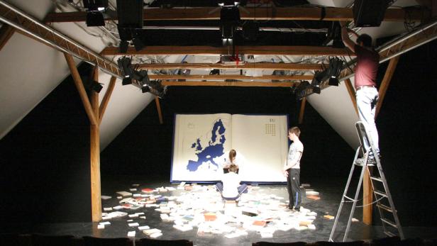 JugendTheaterTreffen der Jungen Burg, Vaje iz Sedenja - Sitzübungen von Alenka Hain, Teater Šentjanž/St. Johann