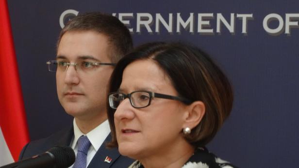 Johanna Mikl-Leitner und Serbiens Innenminister Nebosja Stefanovic,