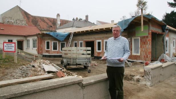 Baustelle für das neue Gemeindezentrum der Evangelischen Kirche in Eisenstadt, Pfarrer Herbert Rampler