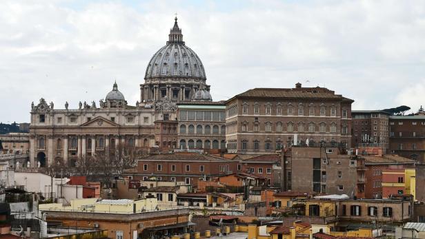 Blick auf den Petersdom um wenig Geld