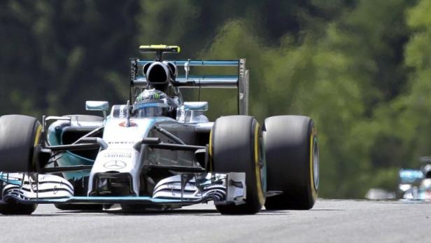 Mercedes voran: Rosberg gewann vor Hamilton.