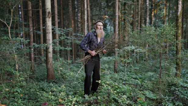 Danila Tkachenko fotografierte drei Jahre lang Eremiten und ihre Behausungen in Russland und der Ukraine.