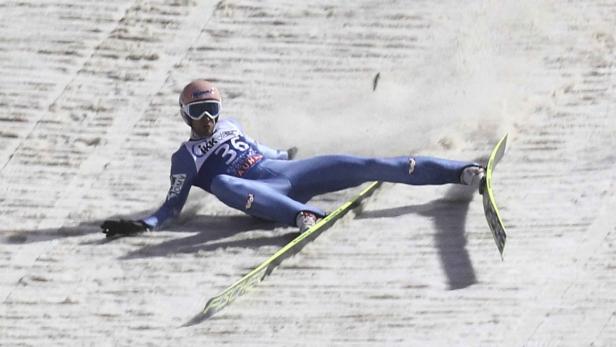 Seit seinem Sturz in Klingenthal hopst Kofler hinterher.