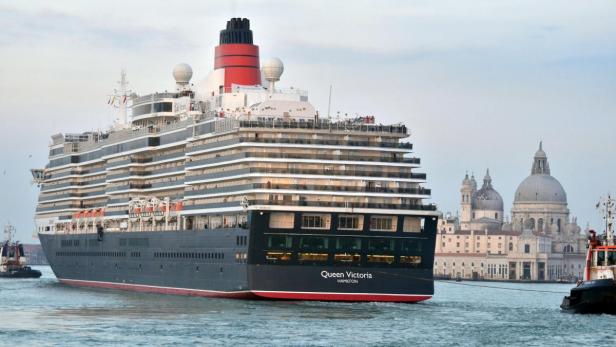 ITALY TRAVEL CRUISE SHIPS