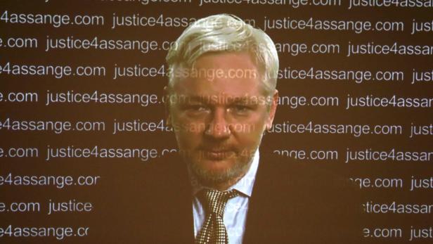 Julian Assange während seiner Pressekonferenz am 5.2.2015.