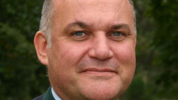 Bürgerlistenchef Werner Pozarek wird neuer Ortschef von Obersiebenbrunn