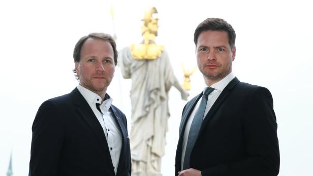 Neos-Abgeordneter Rainer Hable (rechts) holte sich mit dem Ex-Chefermittler der Hypo Christian Böhler (links) einen Insider an Bord.