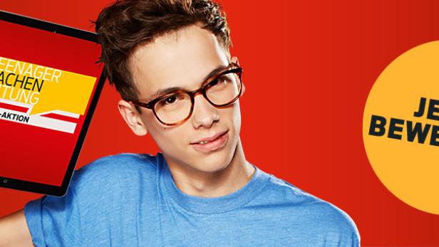 Ein junger Mann präsentiert eine Tablet-Anzeige für die „Teenager machen Zeitung“-Kurier-Aktion. Jetzt bewerben!.