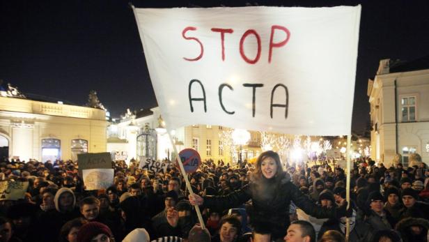 Protest: Grüne Bundesräte gegen ACTA