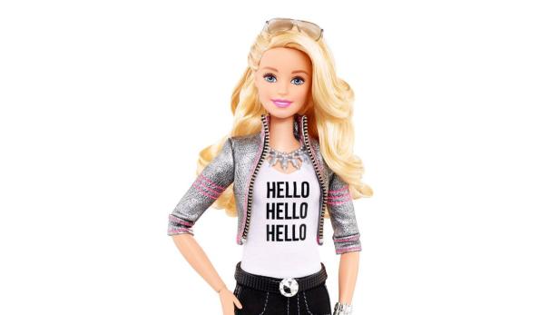 Da brauchen Mädchen gar keine echten Freundinnen mehr. Mit der neuen Barbie kann man sich richtig unterhalten. Sie hört sogar zu und merkt sich, was man sagt.