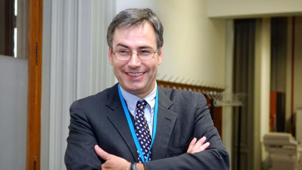 Dr. Andreas Staribacher