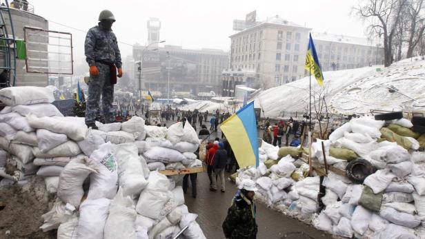 Zur Trutzburg ausgebaut: Protest-Camp der Regierungsgegner auf dem verschneiten Maidan-Platz