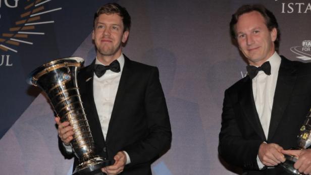 Vettel erhält WM-Trophäe
