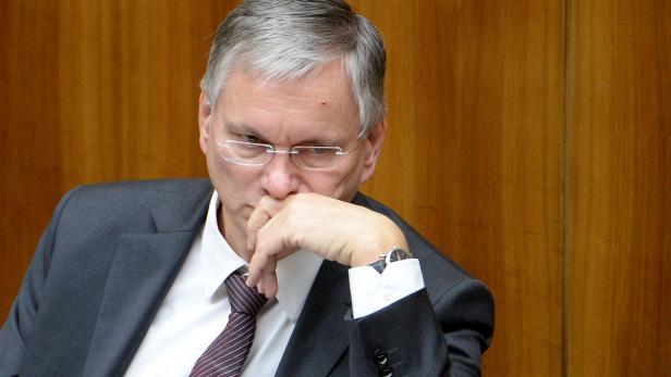 Sozialminister Alois Stöger (SPÖ) beantwortete parlamentarische Anfrage