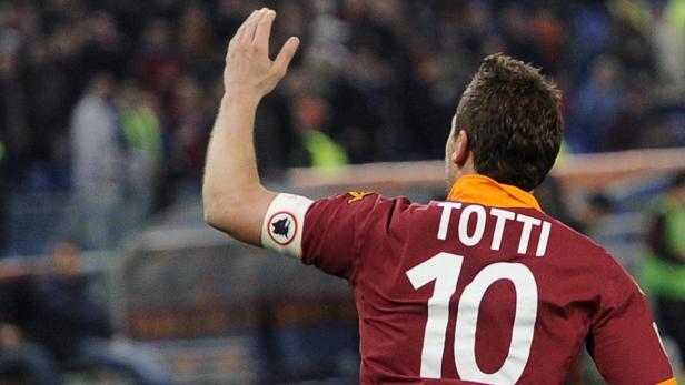 &quot;Danke, dass ich weiter das einzige Trikot tragen darf, das ich liebe&quot;, sagte Francesco Totti nach seiner Vertragsverlängerung bei der AS Roma. Angesichts solcher Aussagen ist es wenig verwunderlich, dass ihm die Fans zu Füßen liegen.