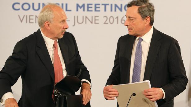 OeNB-Gouverneur Nowotny, EZB-Chef Draghi. Die EZB tagte nach 2001 und 2007 zum dritten Mal in Wien.