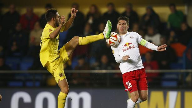 Enge Sache: Salzburg-Kapitän Soriano und Villarreal-Verteidiger Dorado schenkten einander im Hinspiel nichts.