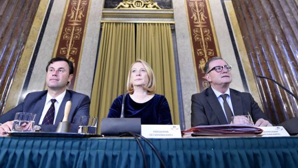 Norbert Hofer (FPÖ), Nationalratspräsidentin Doris Bures (SPÖ) sowie Karlheinz Kopf (ÖVP) im Rahmen der konstituierenden Sitzung des Hypo-Untersuchungsausschusses.