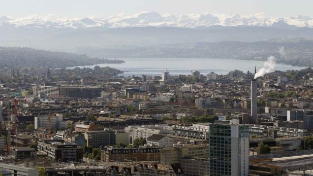 Platz 7: Zürich, Schweiz Einen enormen Preisanstieg gab es in der größten Stadt der Schweiz: Um ganze 10 Prozent mehr - nämlich 155 Euro die Nacht - musste für ein Zimmer in Zürich im Vorjahr bezahlt werden.