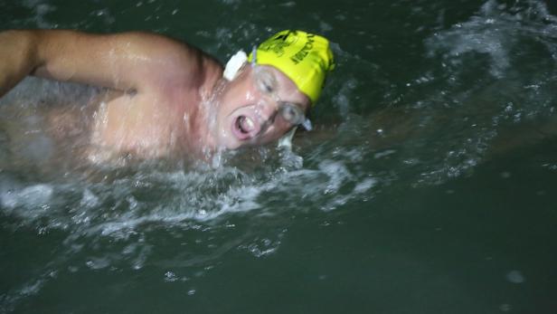 Erster Österreicher durchschwimmt Ärmelkanal