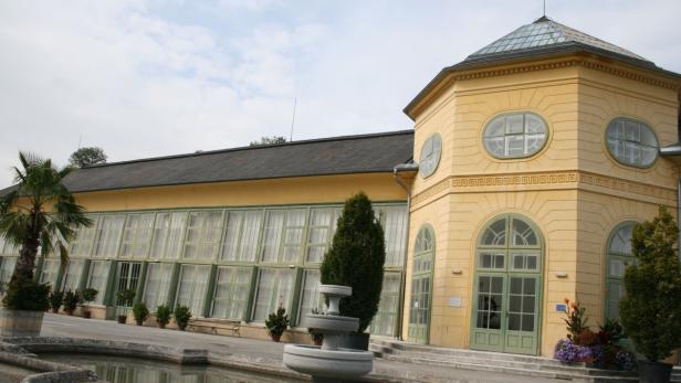 Die Orangerie ist das architektonische Herzstück des Eisenstädter Schlossparks, um dessen Pacht Esterházy mit dem Land ringt.