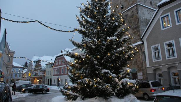 Oberer Stadtplatz in Waidhofen , Licht unterm Christbaum