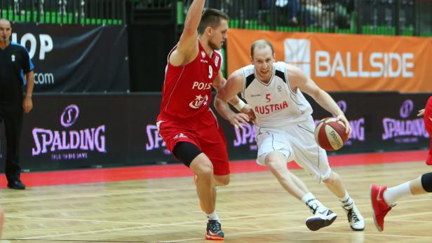 Österreichs Basketballteam, mit Kapitän Thomas Schreiner (Bild), müsste gegen Polen mit 21 Punkten Differenz gewinnen, um die EM-Chance noch zu wahren.