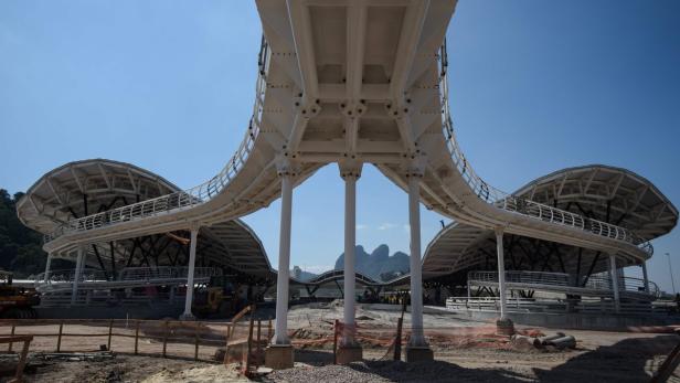 Endspurt: Noch prägen Baustellen das Bild von Rio de Janeiro.