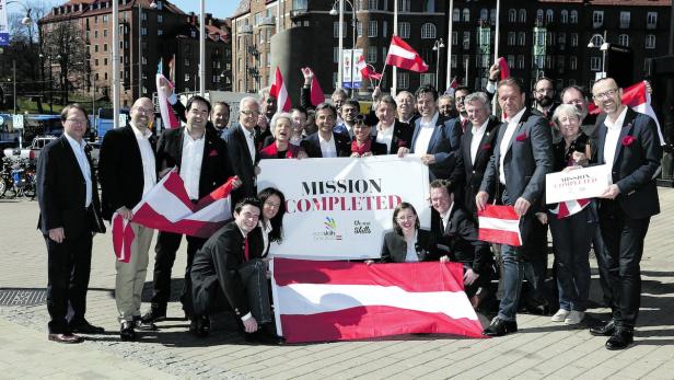 Die Österreich-Delegation freut sich.