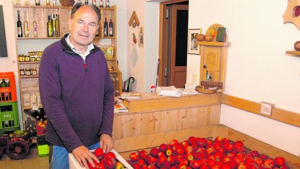 Obstbaupräsident Johann Plemenschits in seinem Obstbaubetrieb in Klostermarienberg