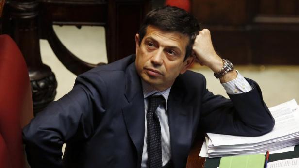 Der zurückgetretene Verkehrsministers Maurizio Lupi probt den Aufstand.