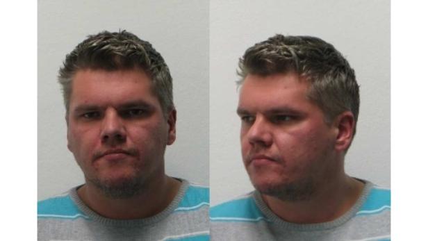 Ein Mann mit grau meliertem Haar, aufgenommen aus zwei verschiedenen Perspektiven.