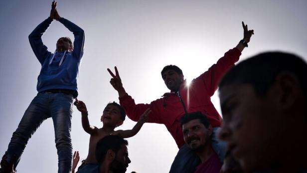 Griechenland: Ausländische Aktivisten wiegeln Flüchtlinge auf