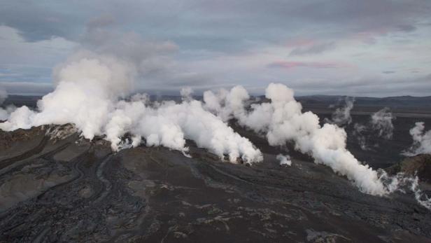 Im Norden des Vatnajökull-Gletschers bilden sich Rauchschaden.