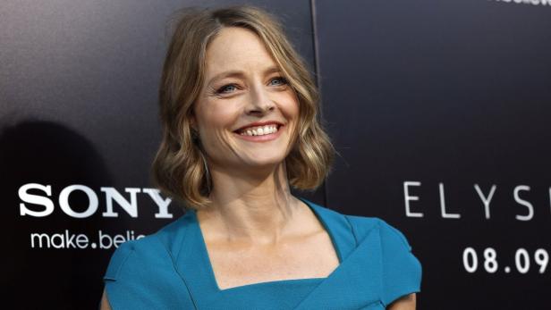 Jodie Foster lächelt auf einer Veranstaltung für den Film „Elysium“.