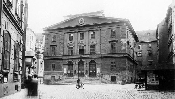 Seit 1385 wird in der Postgasse im Ersten Wiener Gemeindebezirk gelerht und gelernt. Die heute &quot;Alte Universität&quot; wurde 1827 neu erbaut.