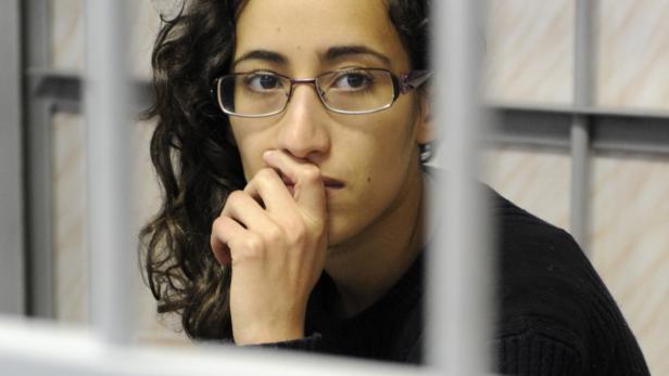 Die niederländische Greenpeace-Aktivistin Faiza Oulahsen wartet noch auf ihre Anklage – ihr drohen 15 Jahre Haft wegen Piraterie.