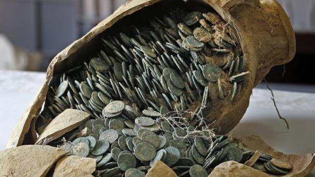 Sevilla: Arbeiter finden 600 kg römische Münzen