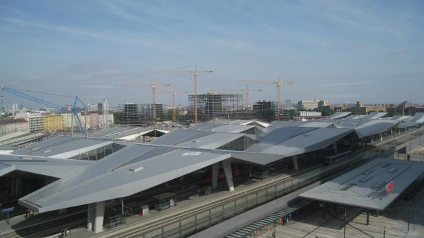 Hauptbahnhof Wien in progress - vom Bahnorama-Lift aus aufgenommen