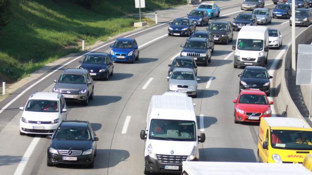 Chaos bei Bildung einer Rettungsgasse