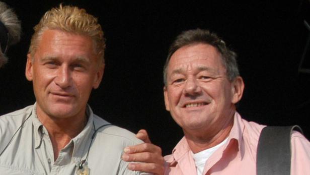 Der deutsche Schauspieler Götz Otto mit Pink-Floyd-Schlagzeuger Nick Mason.