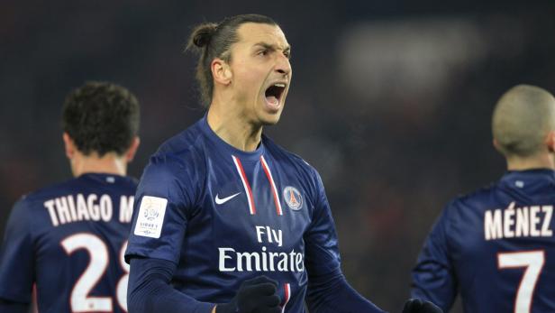 Zlatan Ibrahimović schreit während eines Fußballspiels.