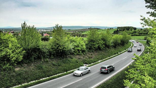 B16 Richtung Ungarn: Entlang dieser Bundesstraße wird die Verlängerung der A3 wohl verlaufen müssen