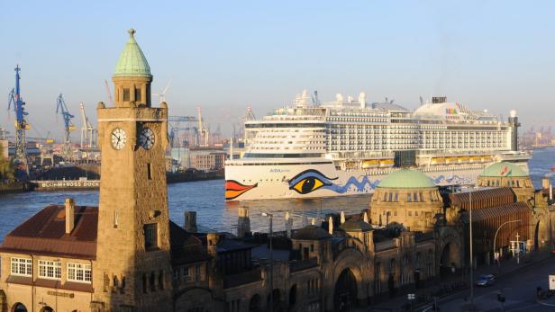 Hamburgs erstes eigenes Mega-Schiff