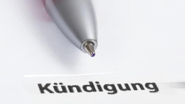 Außendienstmitarbeiter hatte gekündigt. Firma stellte ihn dienstfrei.