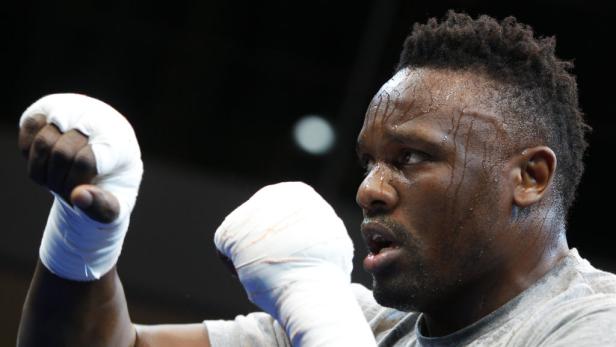 dapdHeavyweight boxer Dereck Chisora of Britain practices during a media workout session in Munich, southern Germany, on Wednesday, Feb. 15, 2012. Dereck Chisora will fight WBC Heavyweight Champion Vitali Klitschko of Ukraine in Munich, Germany, on Feb.